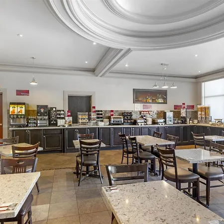 Best Western Plus Travel Hotel Toronto Airport-3