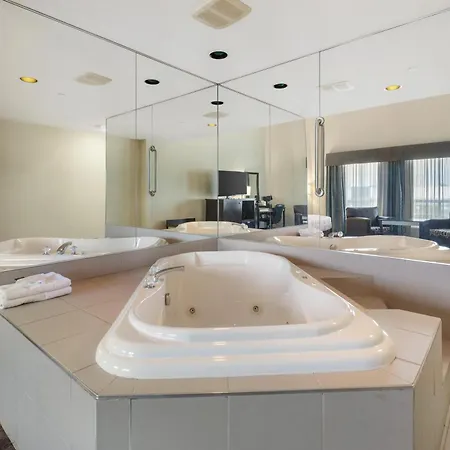 Best Western Plus Travel Hotel Toronto Airport-3