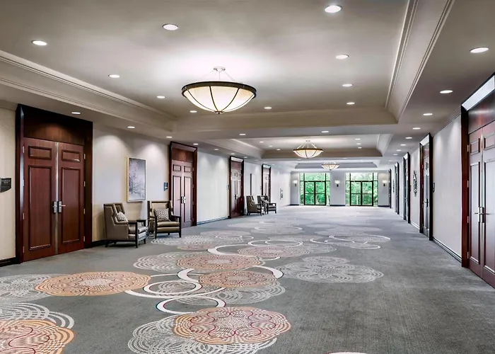 Sheraton Toronto Airport & Conference CentreAirport Hotel