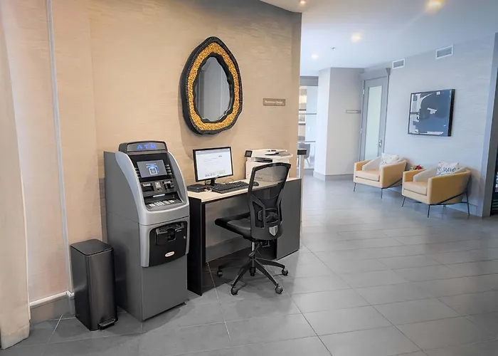 Sandman Signature Toronto Airport Hotel